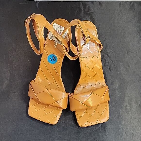 BRAND NEW FOREVER BRAIDED STRAP ADJUSTABLE BUCKLE AND ANKLE STRAPS SANDAL - Picture 3 of 15